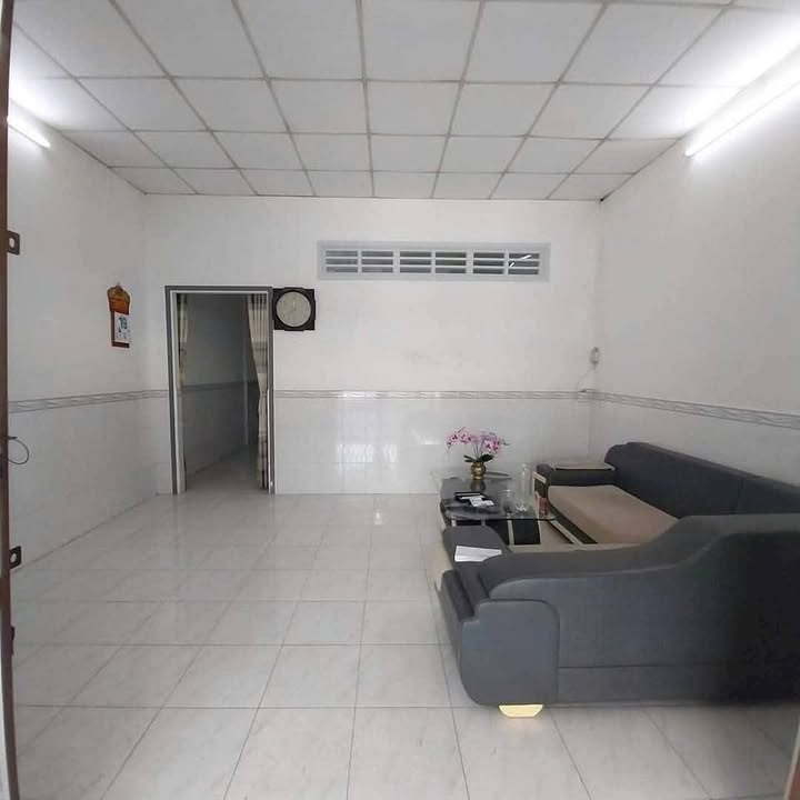 Nhà bán đường số 10, xã Thanh Đức, 100m² giá 1.1 tỷ - Sẵn sàng vào ở!