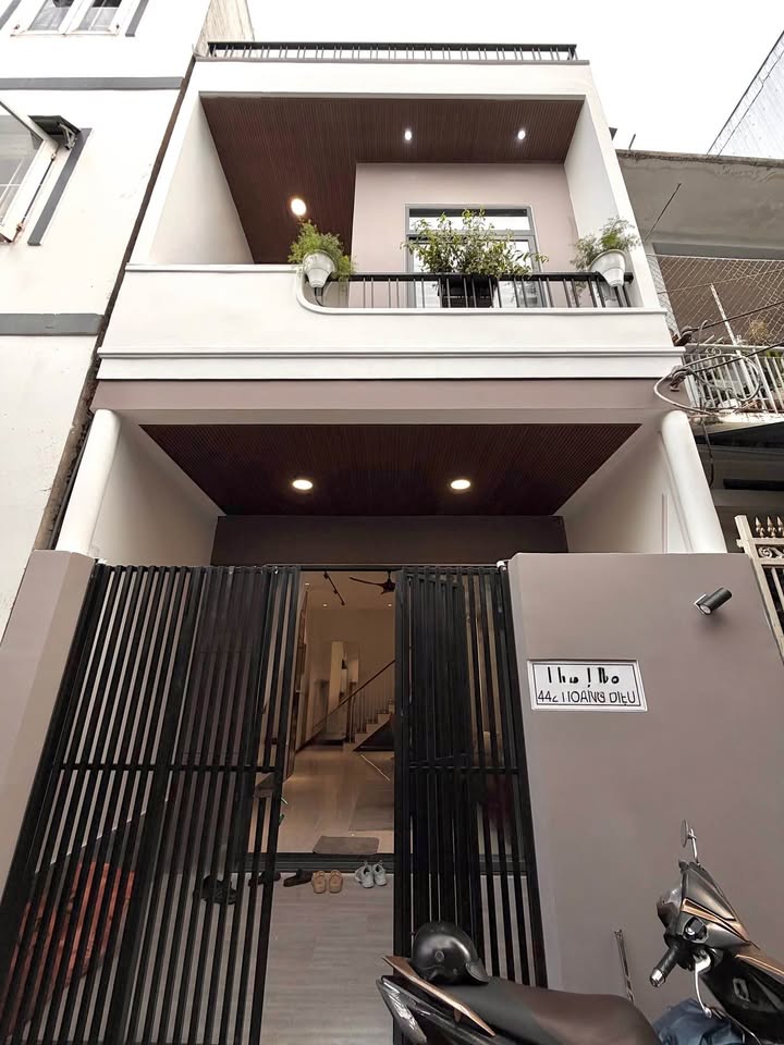 Nhà phố đẹp tại K442 Hoàng Diệu, Hải Châu 62m² giá 4.7 tỷ - Thiết kế hiện đại, đầy đủ tiện ích!