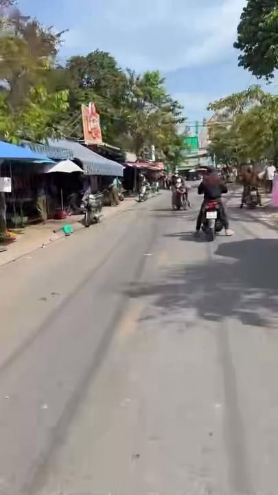 Nhà mới xây Hóc Môn 68m² giá 3.7 tỷ - Gần chợ và trường học!