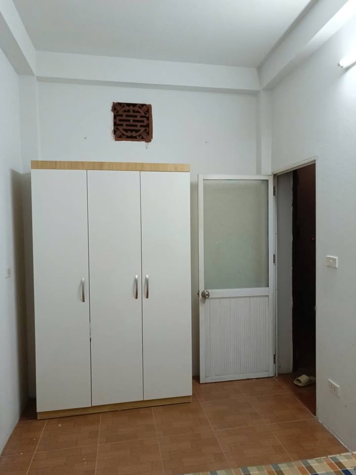 Phòng khép kín ngõ 59 Quan Hoa, Cầu Giấy giá chỉ 2 triệu - Tiện nghi đầy đủ, sẵn sàng cho thuê!