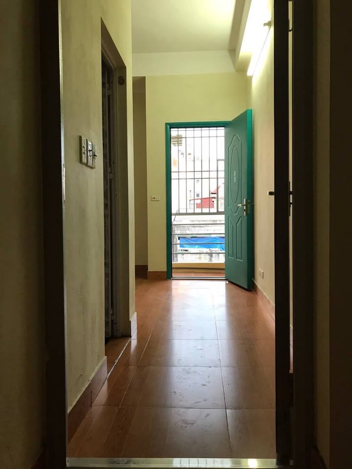 Phòng cho thuê tại Nguyễn Khánh Toàn, 19m² giá 2.8 triệu - Vệ sinh khép kín, ở ngay!