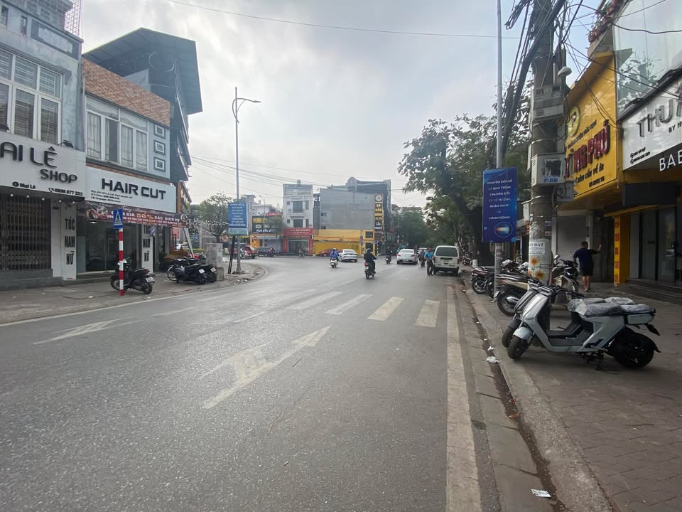 Nhà mặt phố Lê Lợi, quận Ngô Quyền 368m² giá 75 triệu - Vị trí đẹp, sẵn sàng kinh doanh!
