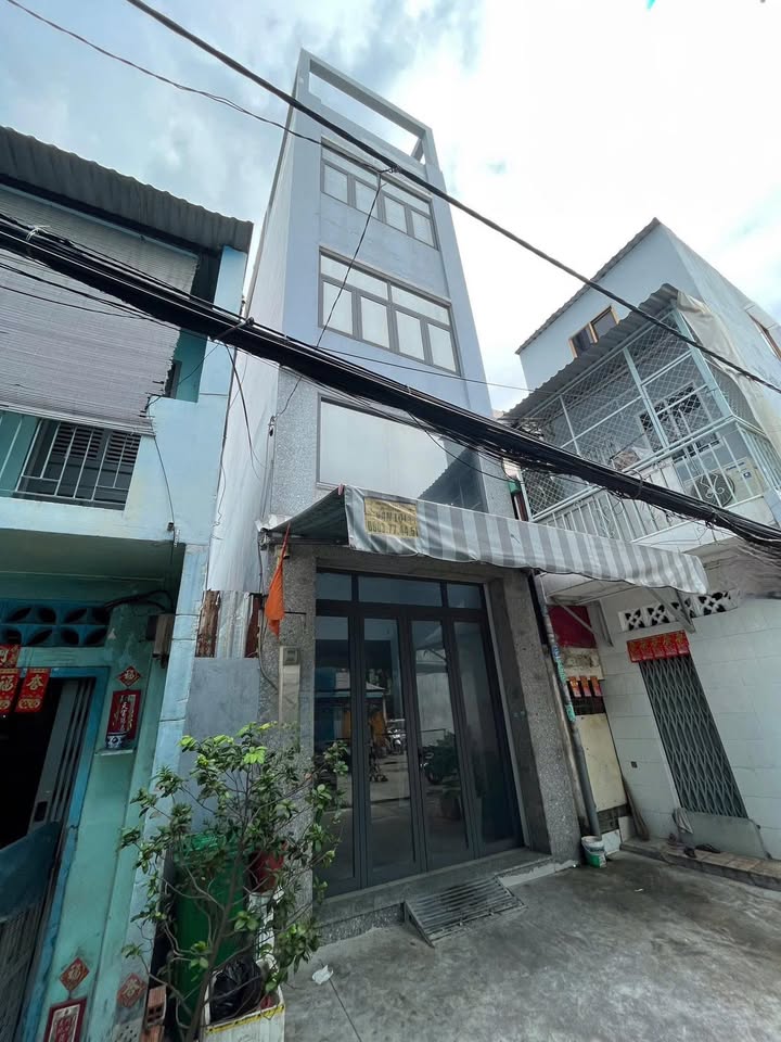 Nhà cho thuê tại Lê Thị Bạch Cát, Q11 - 82m², 40 triệu/tháng - Hẻm xe tải rộng rãi!