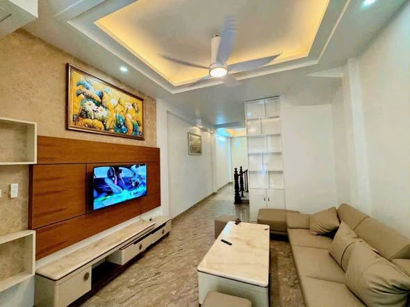 Nhà cho thuê Ngọc Thụy 45m² giá 10 triệu - Vừa ở vừa kinh doanh!