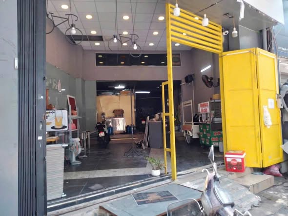 Cho thuê nhà mặt tiền Nguyễn Thái Bình, Tân Bình 200m² - Kinh doanh thuận lợi!