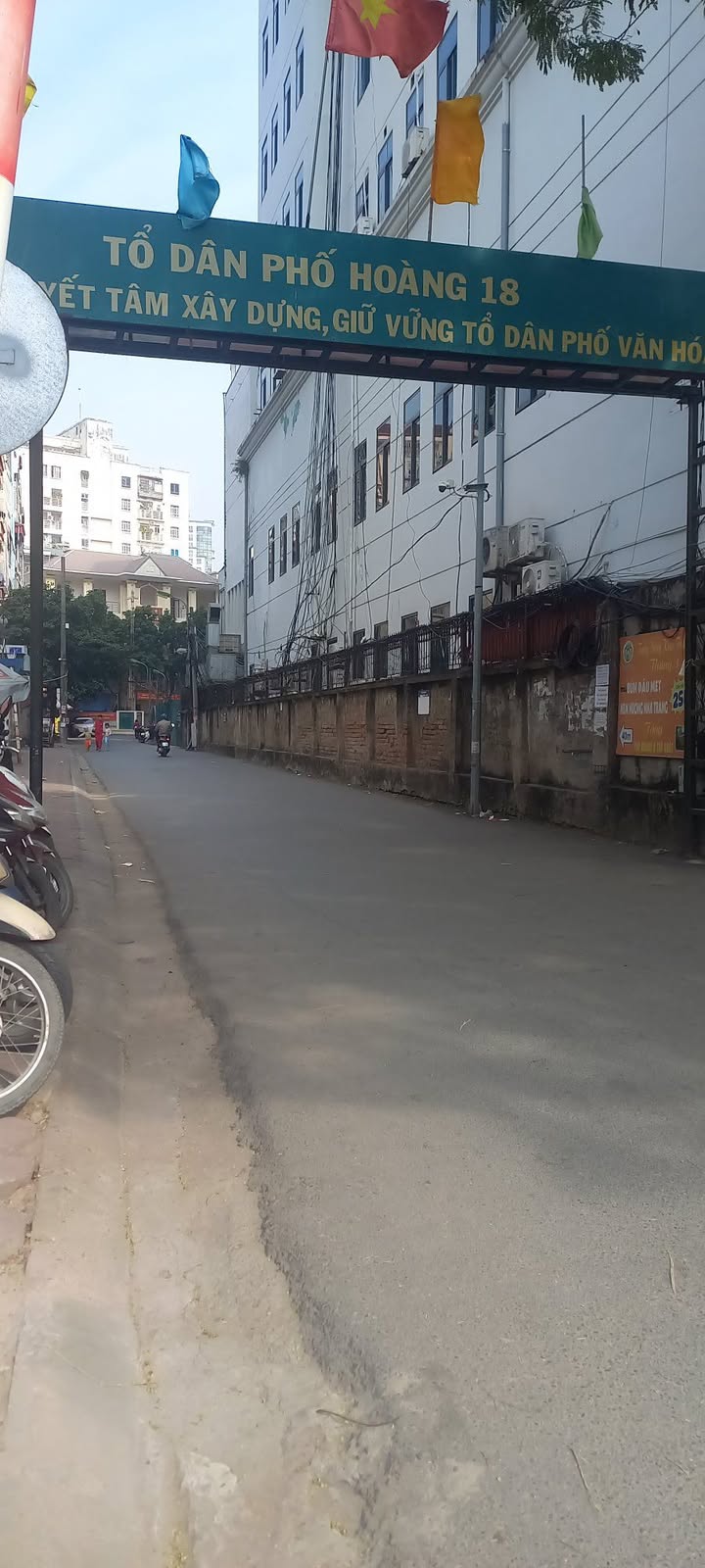 Cho thuê nhà 3 tầng ngõ 238 Hoàng Quốc Việt 50m² giá 12.5 triệu - Phù hợp cho gia đình!