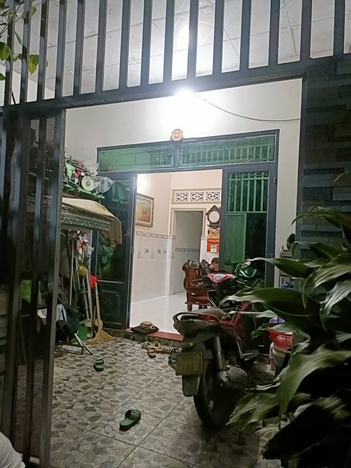 Nhà phố Tân Phước, Dĩ An 52m² giá 1.1 tỷ - Nhà đẹp, sổ đỏ chính chủ!