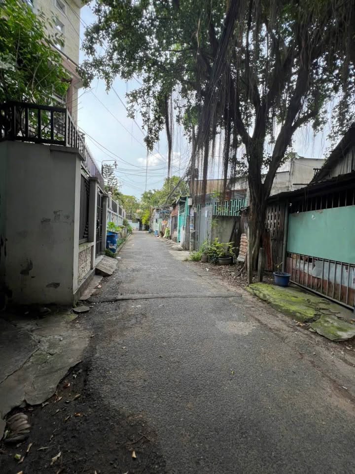 Đất thổ cư 900m² tại Linh Trung, Thủ Đức giá 29.9 tỷ - Cơ hội đầu tư tuyệt vời!