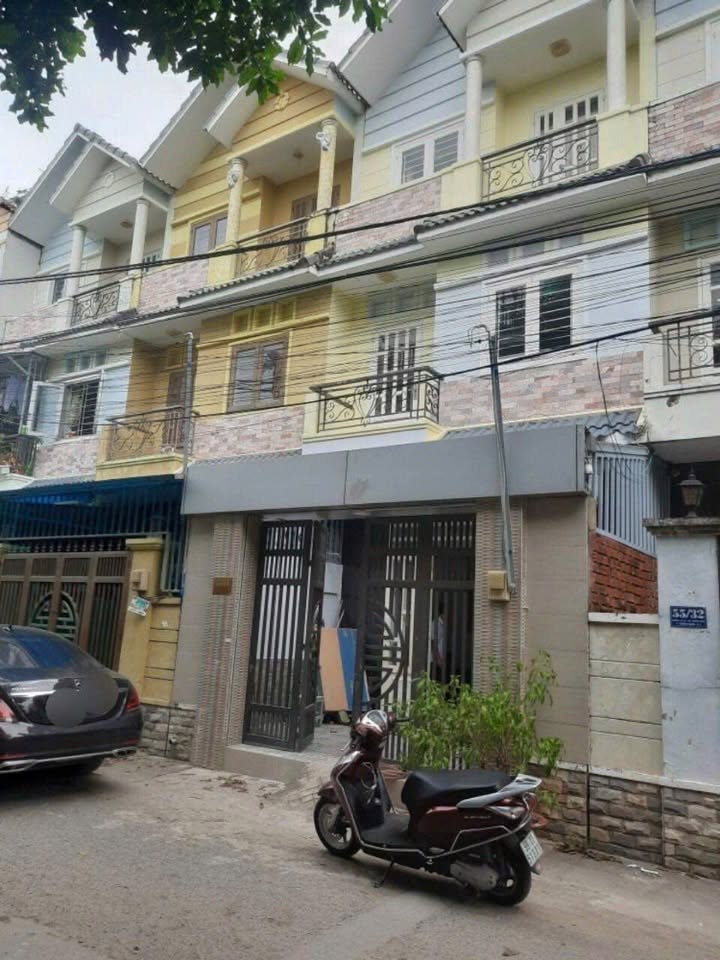 Nhà nguyên căn 1 trệt 2 lầu hẻm 55 Lò Lu, Q9 - Sạch sẽ, vào ở ngay chỉ 10 triệu!