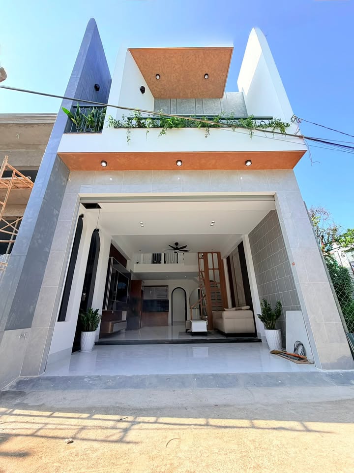 Nhà phố hiện đại 64m² tại Tân Vạn, Biên Hòa - Giá chỉ 2.79 tỷ, sổ riêng thổ cư!