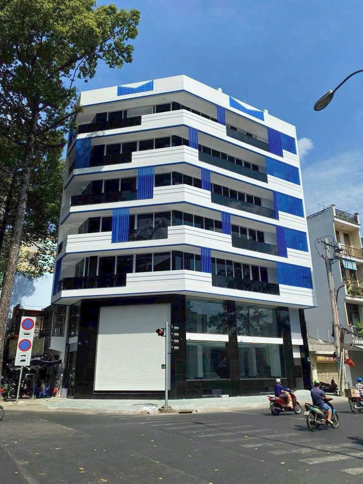 Cho thuê văn phòng góc 2 mặt tiền Nguyễn Chí Thanh, Q10 - 8 tầng hiện đại