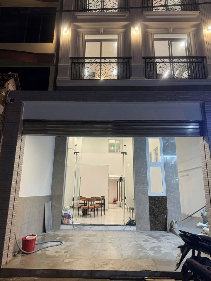 Cho thuê mặt bằng trệt 35m² tại Quận 1 - Vị trí siêu đẹp, kinh doanh thuận lợi!