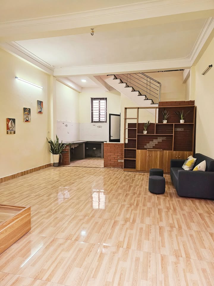 Nhà 2 tầng 43m² Phú Thị, Gia Lâm chỉ 2,95 tỷ - Gần chợ Suối!