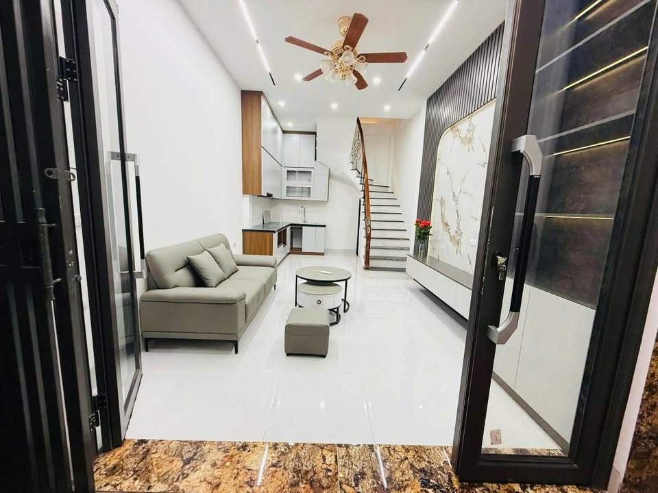 Nhà riêng La Thành Ngọc Khánh 30m² giá 7 tỷ - Nhà đẹp long lanh, sẵn sàng giao dịch!