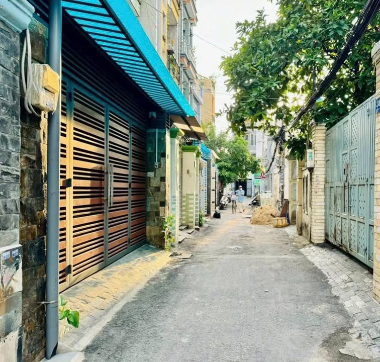 Nhà nguyên căn cho thuê tại đường 18, phường 8 Gò Vấp, giá 13.5 triệu - Đầy đủ nội thất, sẵn sàng ở ngay!