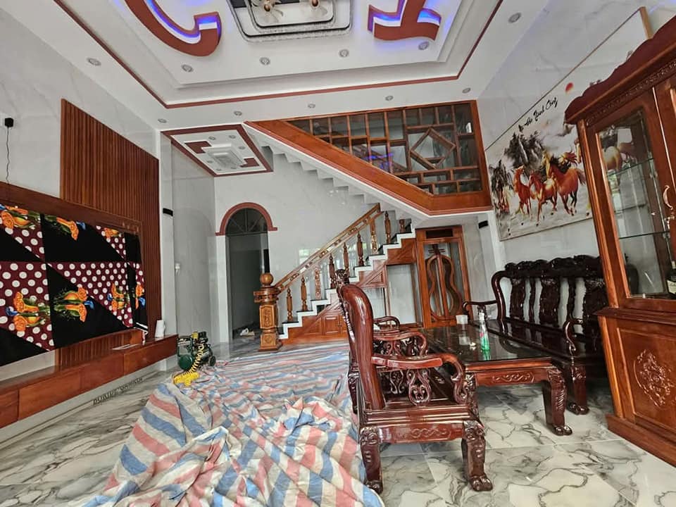 Nhà 2 tầng mặt tiền Tăng Bạt Hổ, Quy Nhơn 90m² giá 11 tỷ - Đầu tư sinh lời ngay!