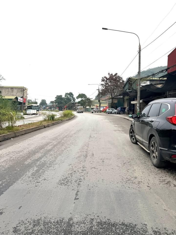 Đất mặt đường Quốc lộ 2, thôn Cầu Mè, 400m² - Giá rẻ bất ngờ, kinh doanh dễ dàng!