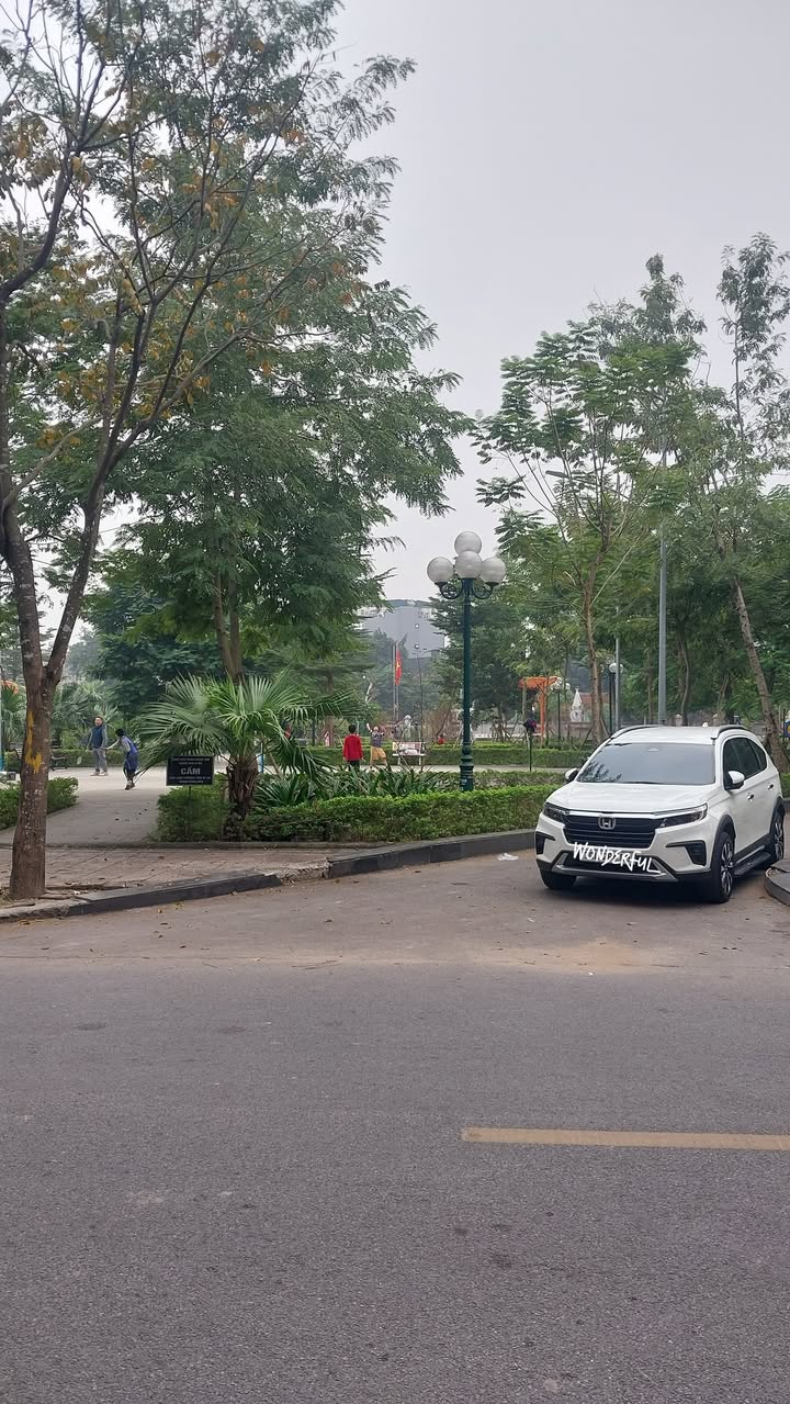 Đất Việt Hưng 150m² giá 18 tỷ - 3 mặt tiền sát công viên