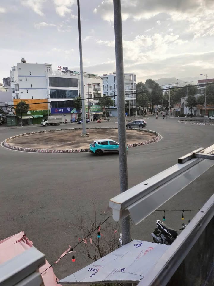 Mặt bằng kinh doanh mặt tiền đường Nguyễn Thị Định, Nha Trang - Diện tích 42m², giá chỉ 15 triệu/tháng!