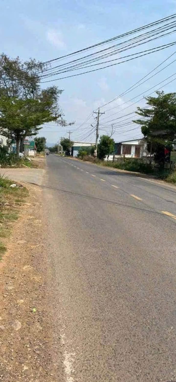 Đất nền 2 mặt tiền đường DH1 Đức Trọng 40635m² giá 3.6 tỷ - Cơ hội đầu tư lý tưởng!