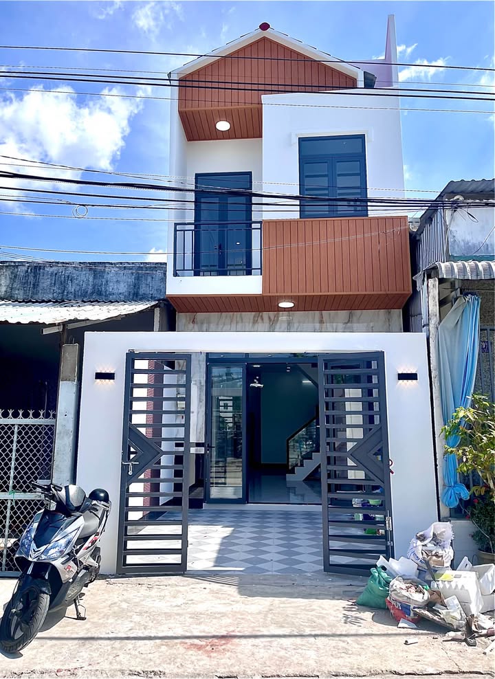 Nhà Trệt Lầu Mặt Tiền Bờ Kè Cái Sơn 86m² giá 3.95 tỷ - Sẵn sàng vào ở!