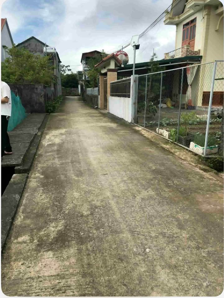 Lô đất thổ cư 150m² tại thôn 8, Hải Đông - Giá chỉ 700 triệu, cơ hội hiếm có!