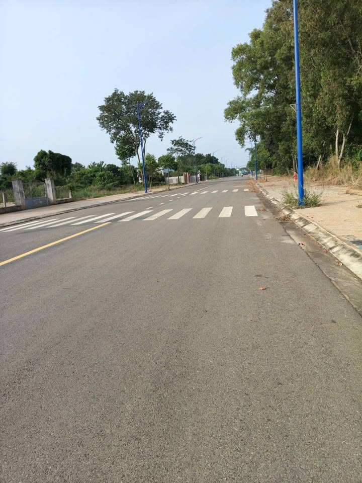 Lô đất Hòa Long Bà Rịa 185m² giá 2.55 tỷ - Sổ hồng chính chủ, thổ cư 100%!