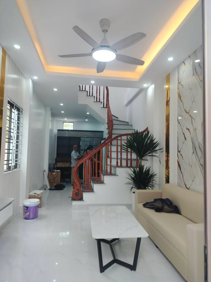 Nhà 3 tầng Trần Lãm, 40m² giá 2 tỷ - Kinh doanh lý tưởng!