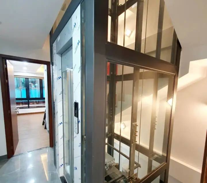 Nhà mặt phố Đông Ngạc 33m² giá thỏa thuận - Kinh doanh sầm uất, ô tô đỗ cửa!