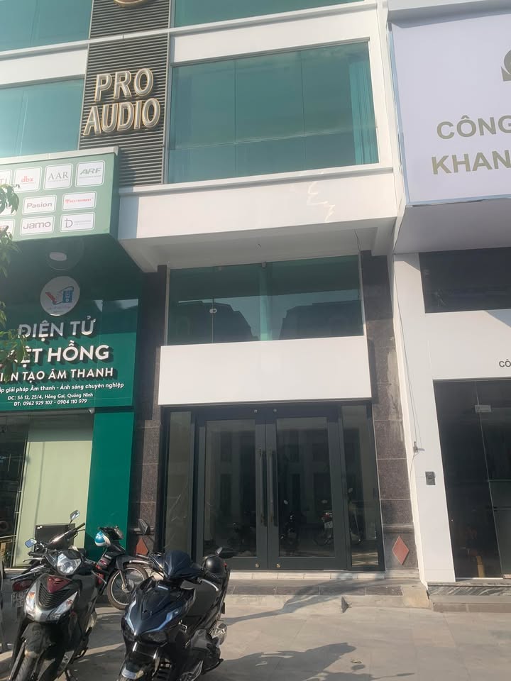 Nhà cho thuê 4 tầng Đường 25/4 Hạ Long 80m² giá 18 triệu - Tiện ích kinh doanh và văn phòng