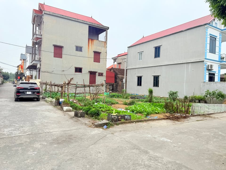 Đất nền lô góc TDP Tam Thiên Mẫu, Trạm Lộ 82m² - Hướng Đông Bắc, giá chỉ 3 tỷ!