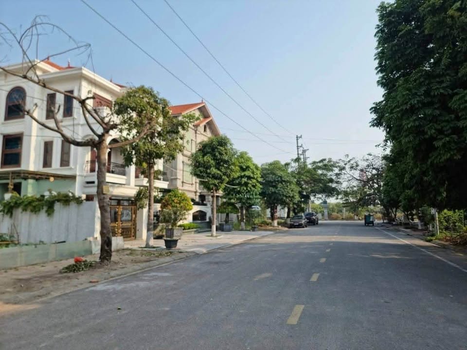 Nhà phố BT Vip mặt đường Lê Thánh Tông, 270m² - Thỏa thuận ngay!