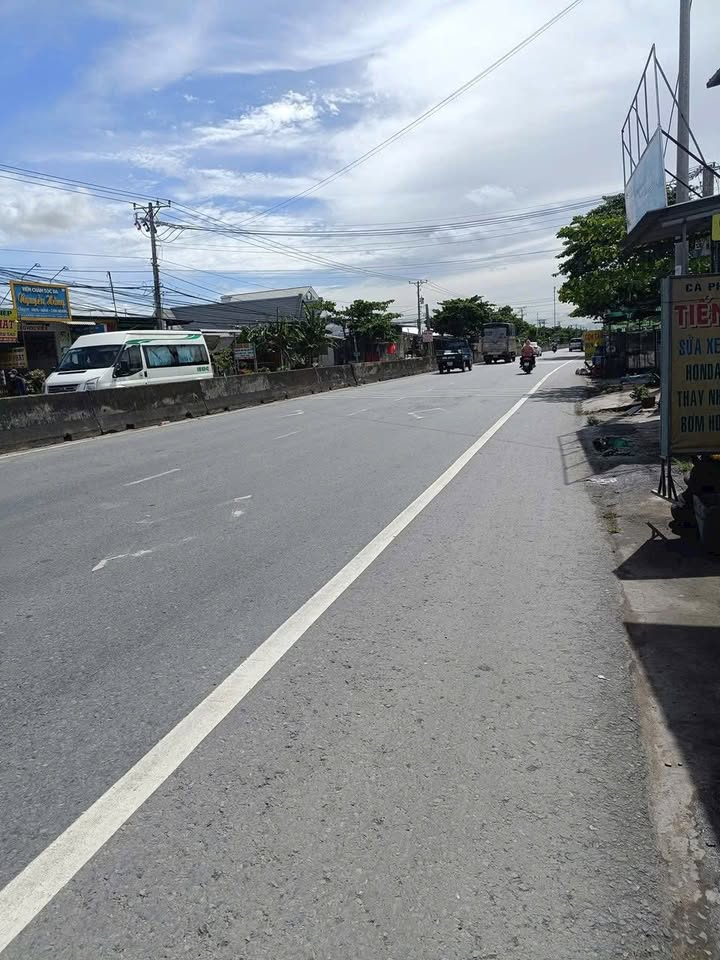 Đất mặt tiền Quốc lộ 1A tại xã Mỹ Đức Đông, Cái Bè, 800m² - Giá chỉ 3.8 tỷ!