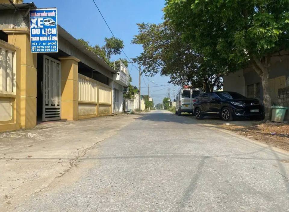 Nhà bán Quảng Phú 124m² giá 1.5 tỷ - Vị trí đắc địa, dân cư đông đúc!