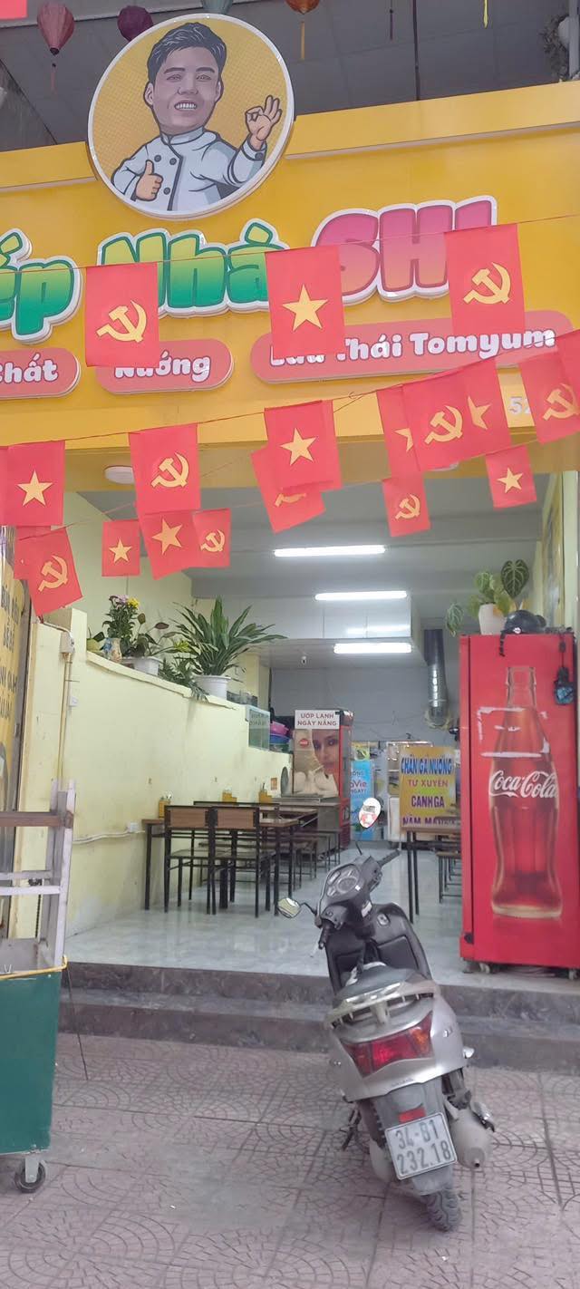 Mặt bằng kinh doanh đường Ngọc Lâm, quận Long Biên - Vỉa hè, ô tô tránh, sẵn bàn ghế