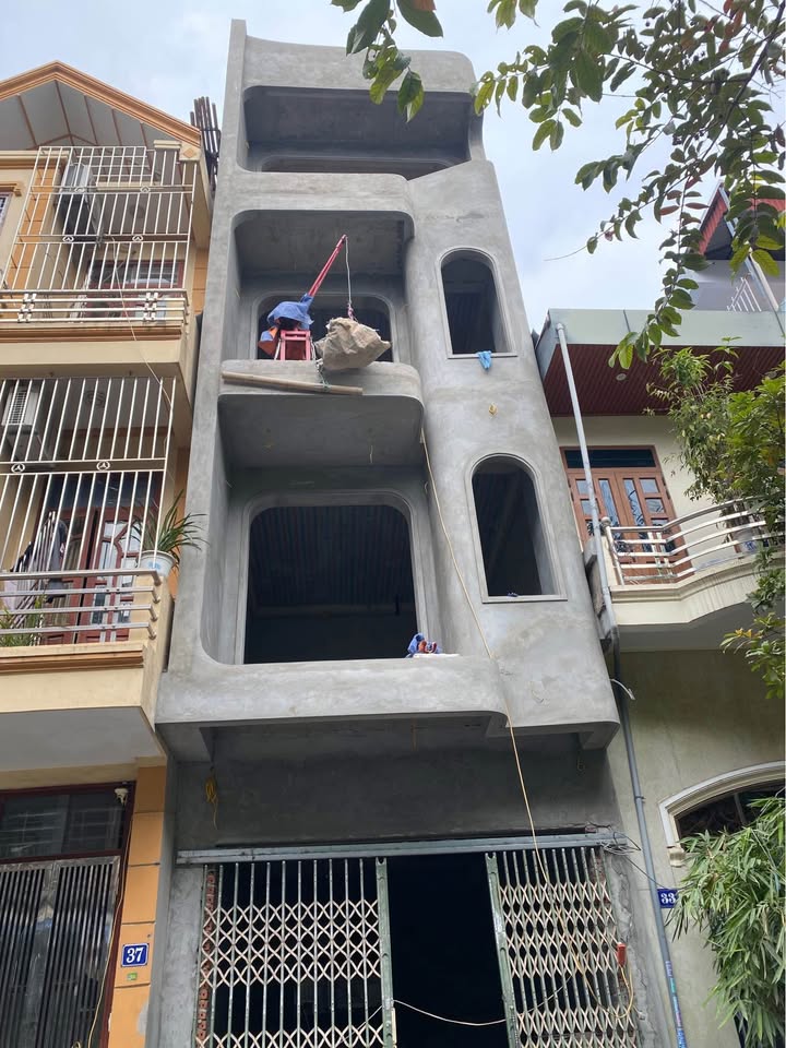 Nhà 4 tầng mặt đường Bãi Vượt, 61m² giá 5 tỷ - Vị trí đắc địa gần trường học