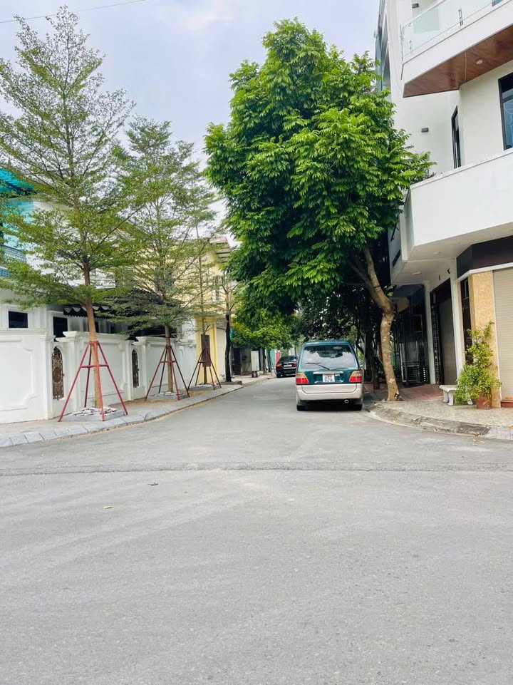 Đất nền Hoàng Diệu Thái Bình 81m² giá 3.24 tỷ - Vị trí đắc địa với tiện ích xung quanh!