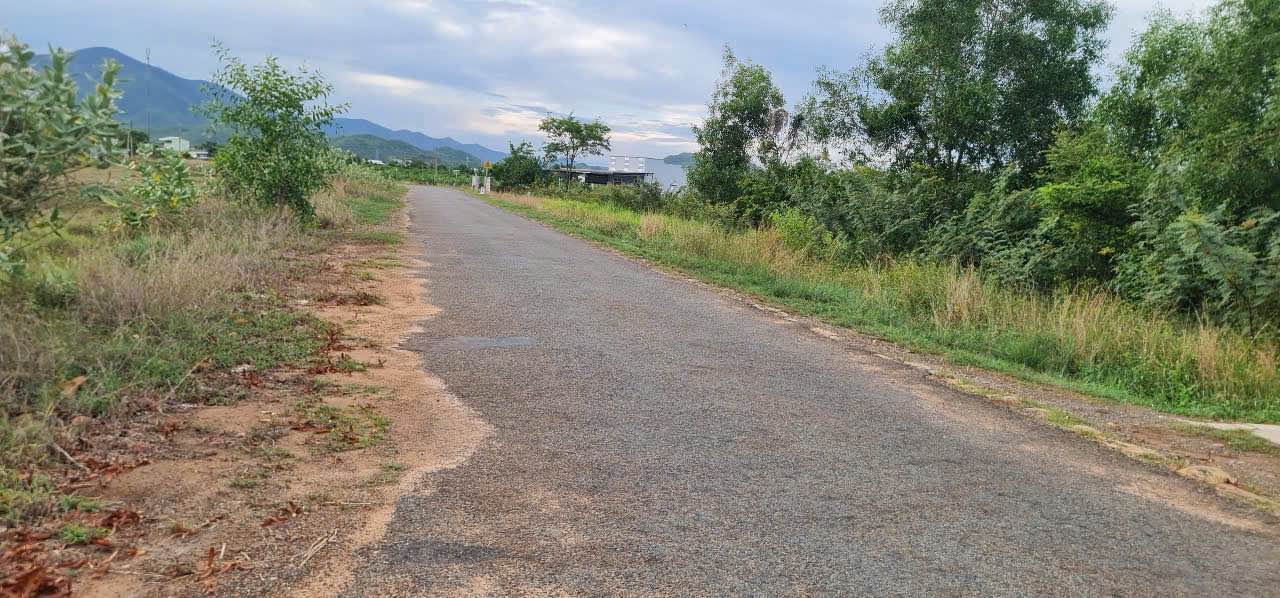 Đất nền 3600m² xã Hàm Hiệp, Bình Thuận giá 770 triệu - Quy hoạch đất thổ cư!