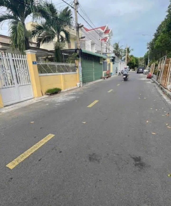 Nhà lầu mặt tiền nhựa Phú Thủy - TP. Phan Thiết 76m² giá 3.85 tỷ - Gần Công Viên Cầu Vồng