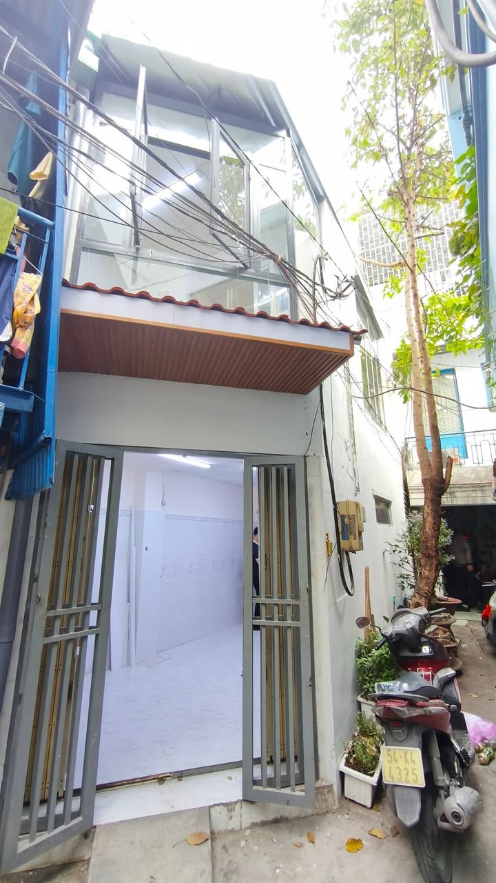 Nhà 2 tầng Hậu Giang, Quận 6, 31m² giá 2.88 tỷ - Căn góc tiện nghi!