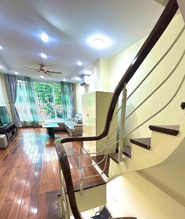 Nhà 6 tầng Đặng Thai Mai 30m² giá 7.9 tỷ - Cơ hội hiếm có tại Tây Hồ!