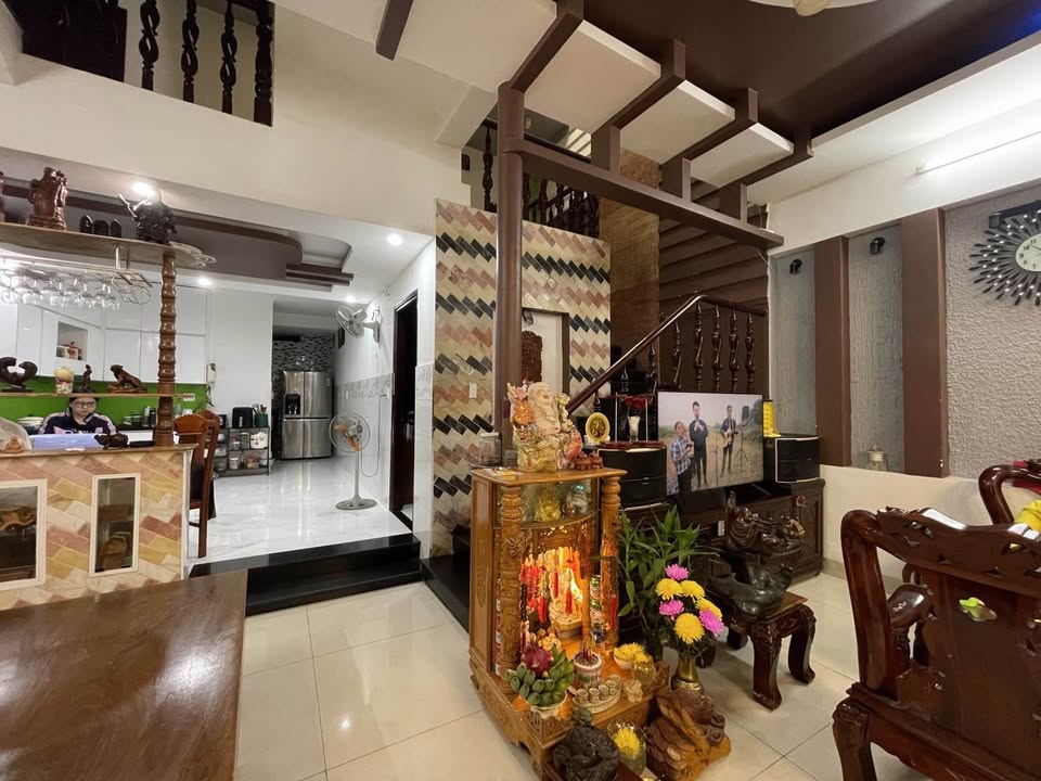 Nhà 3 tầng mặt tiền Cù Chính Lan, Thanh Khê, 145m² giá 6.65 tỷ - Kinh doanh cực tốt!