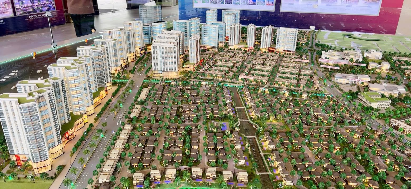 Nhà phố liền kề Compound IZUMI - Biên Hòa 114m² giá 7.2 tỷ - Sân vườn thoáng mát!