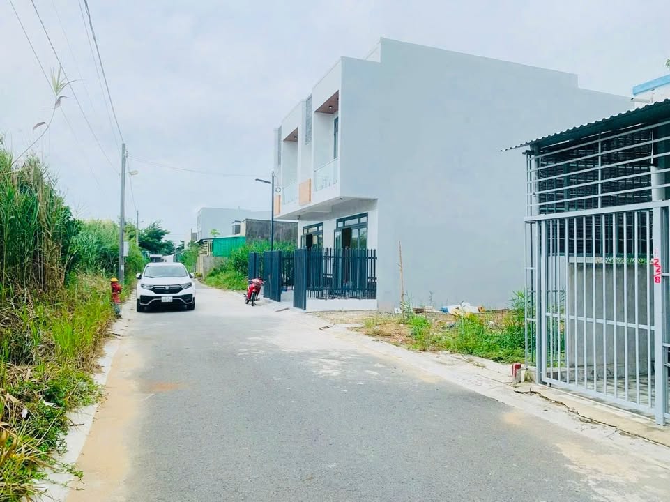 Nhà 1 Trệt 1 Lầu Tại Phường Tân Hạnh, Vĩnh Long - 93m² chỉ 2.2 tỷ - Sẵn sàng vào ở!