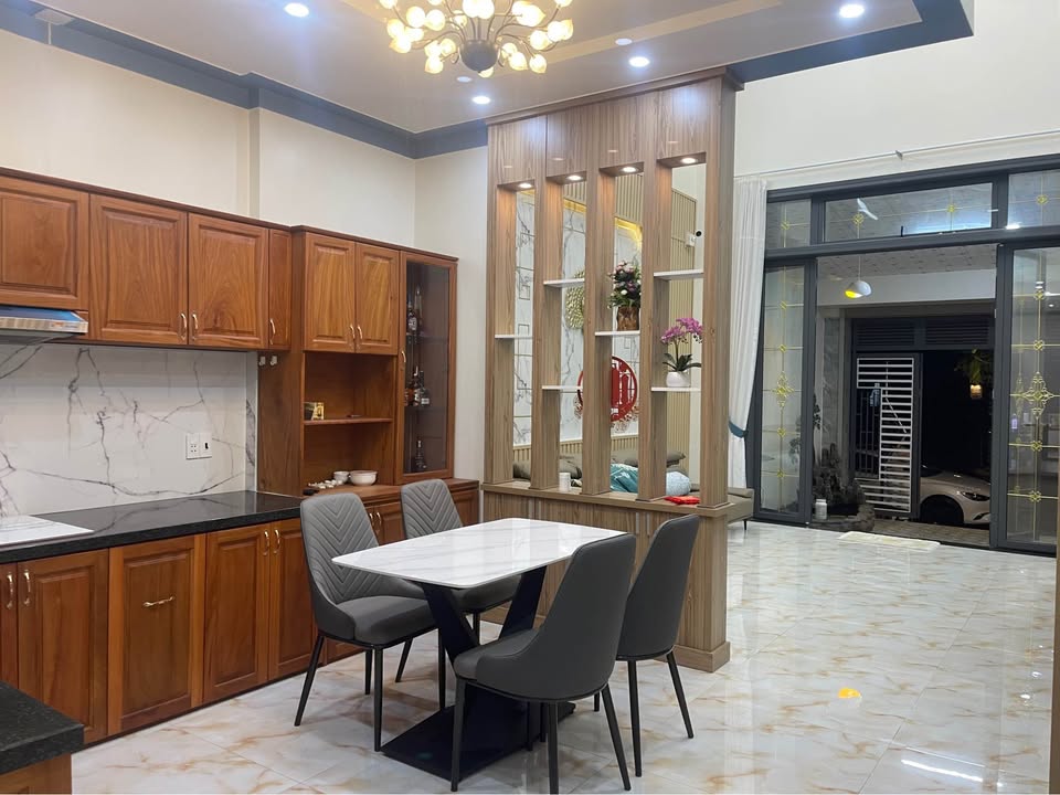 Nhà 2 tầng Phạm Ngọc Thạch, Bảo Lộc 100m² giá 4.2 tỷ - Khu dân trí cao!