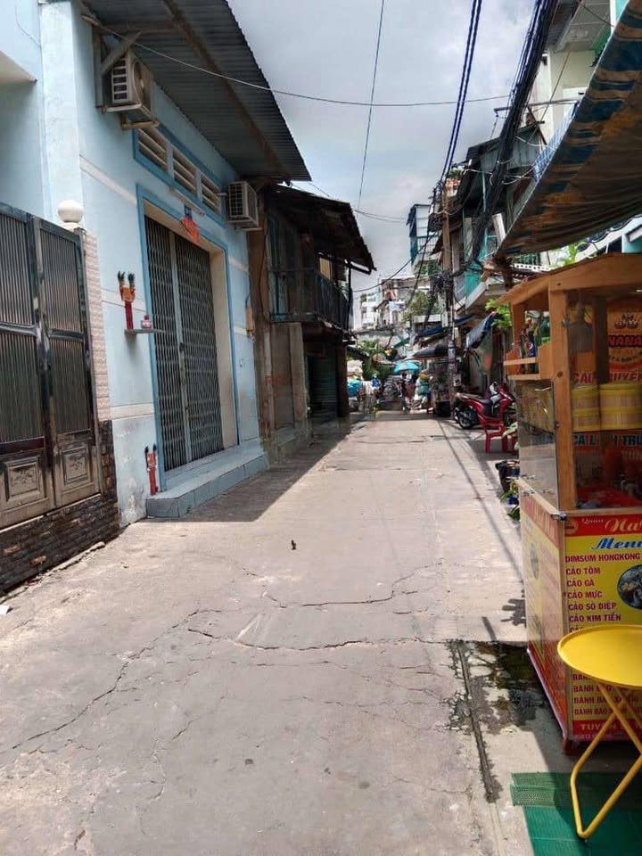 Nhà Hẻm Âu Cơ, Quận 11 - Diện tích 160m², Giá 9.999 tỷ, Chính chủ bán!