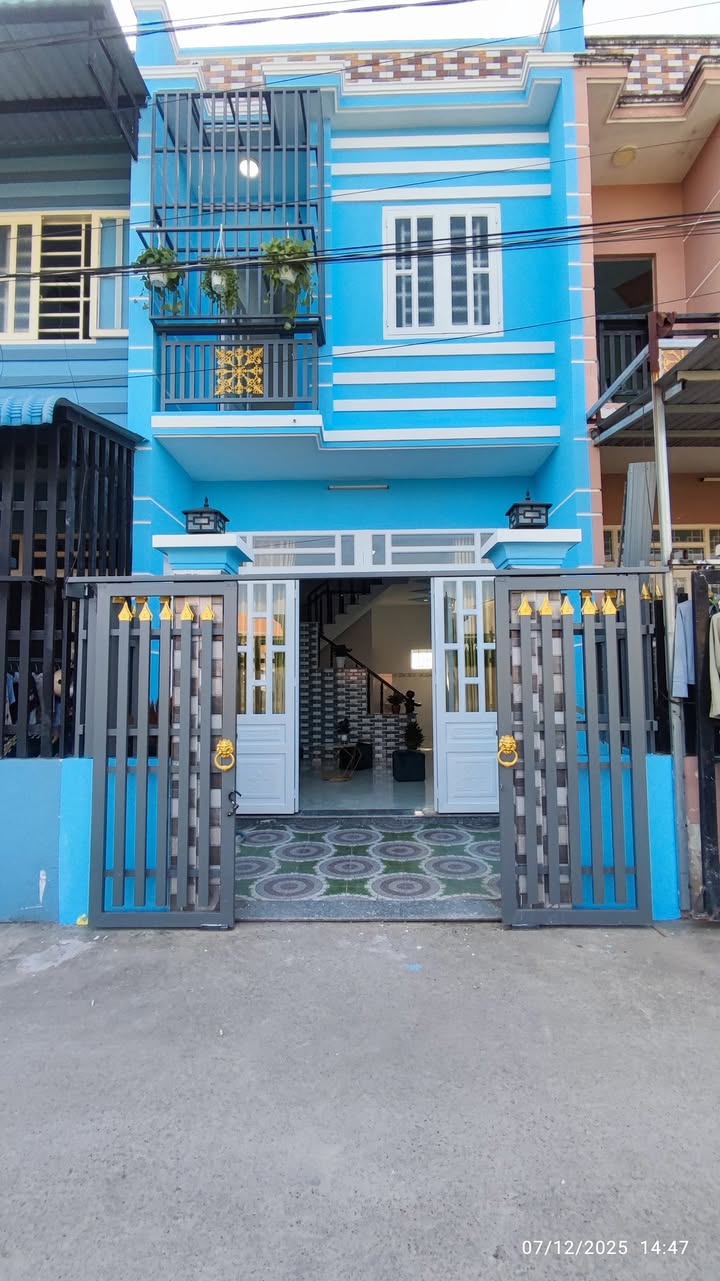 Nhà lầu 1 trệt 1 lầu tại Ngã 3 Mỹ Hạnh 40m² giá 880 triệu - Kinh doanh thuận lợi!