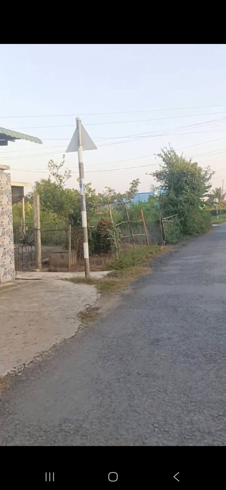 Nhà mặt tiền 300m² tại Gò Công Đông, Tiền Giang - Giá chỉ 1.35 tỷ!