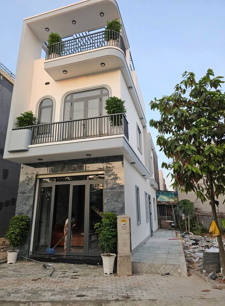 Nhà phố Tân Hiệp, Tân Uyên 61m² giá 2.95 tỷ - Đón Tết 2026 ngay!