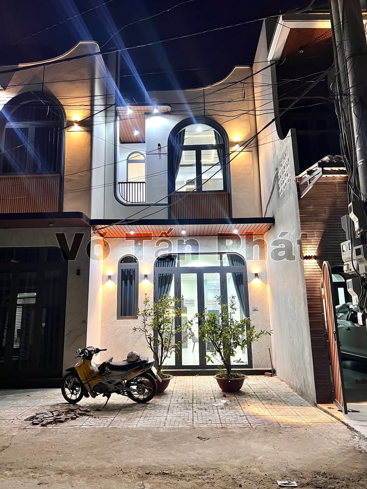 Nhà 1 trệt 1 lầu mặt tiền Tô Vĩnh Diện, Cần Thơ 72.96m² giá 3.45 tỷ - Full nội thất, hoàn công!